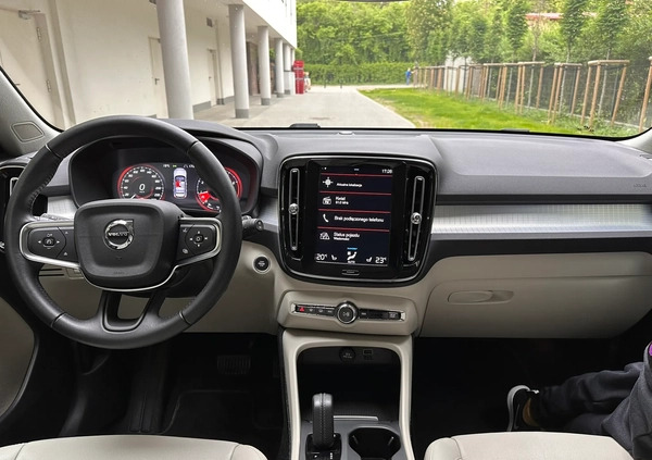 Volvo XC 40 cena 142800 przebieg: 51840, rok produkcji 2021 z Ruda Śląska małe 191